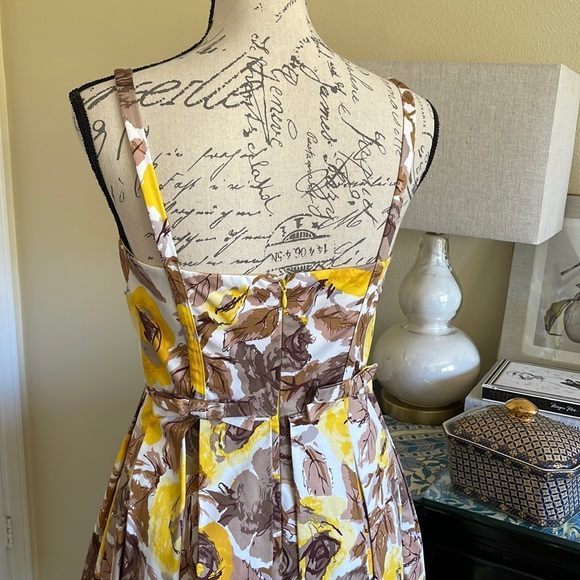 Maggy London Floral Retro Dress - Picture 7 of 11